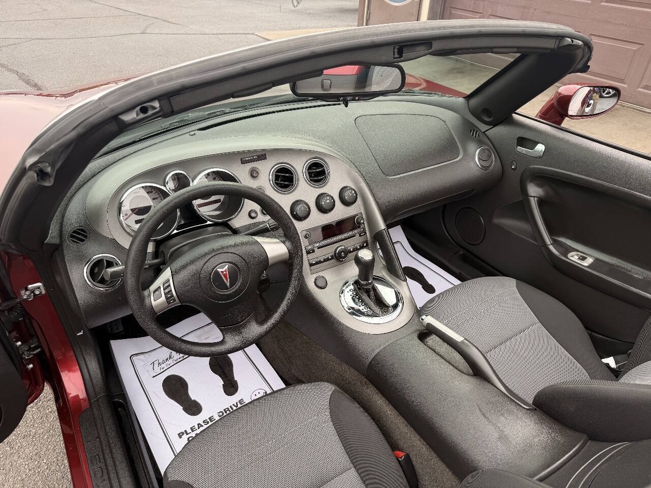 Used 2009 Pontiac Solstice Convertible w/ Preferred Package RWD image 28
