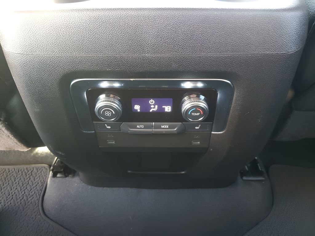 Used 2025 GMC Yukon Denali image 21