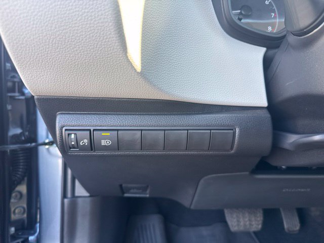 Used 2025 Toyota Corolla LE FWD image 27