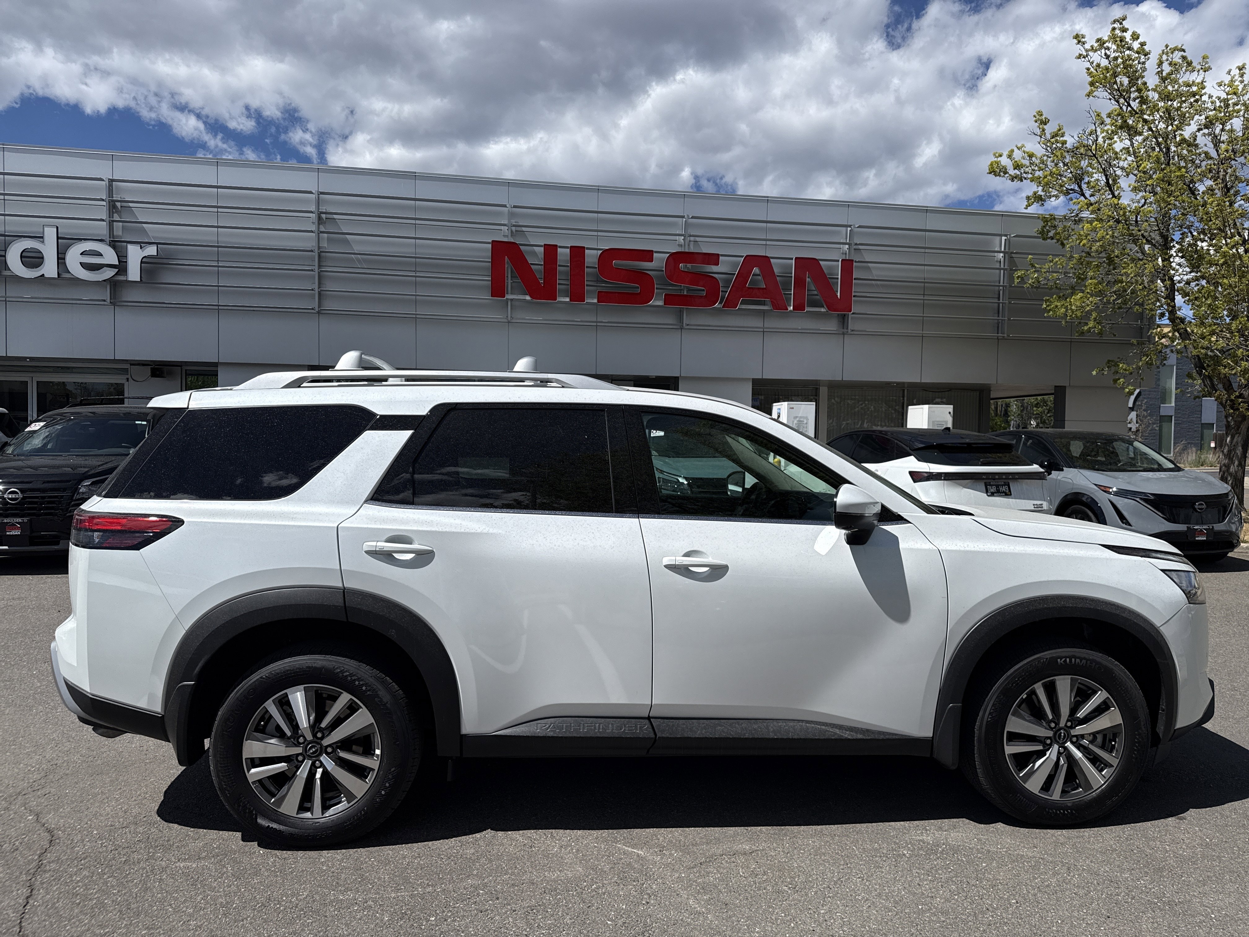 Certified 2025 Nissan Pathfinder SL AWD/4WD image 10