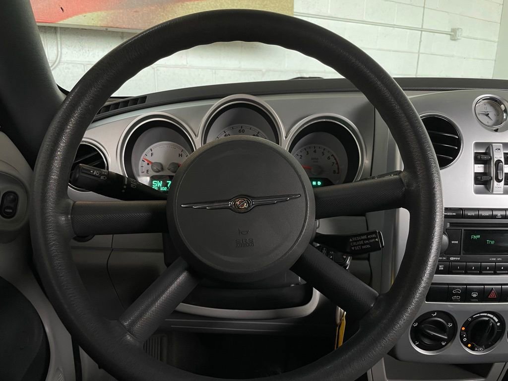 Used 2007 Chrysler PT Cruiser Convertible w/ Spring Special Group image 31