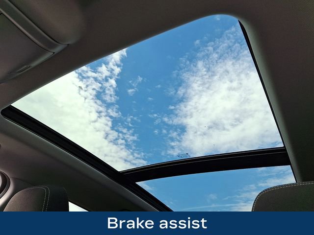 Used 2022 GMC Terrain SLE w/ Driver Convenience Package image 18