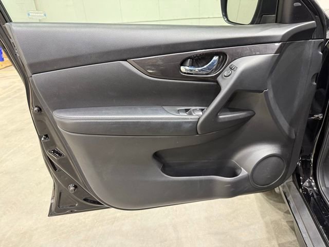 Used 2019 Nissan Rogue SV FWD image 25