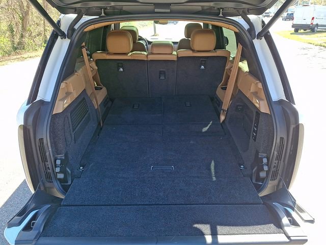 Used 2023 Land Rover Range Rover Long Wheelbase SE AWD/4WD image 32