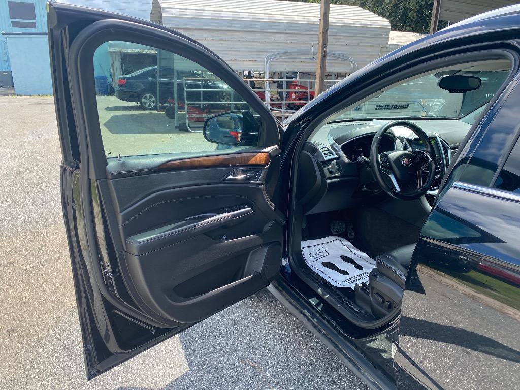 Used 2015 Cadillac SRX Luxury w/ Driver Awareness Package FWD image 13