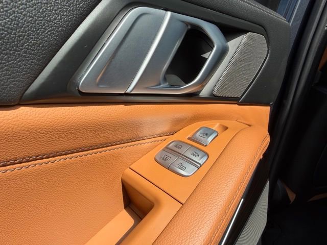 Used 2020 BMW X7 xDrive40i w/ Premium Package AWD/4WD image 24