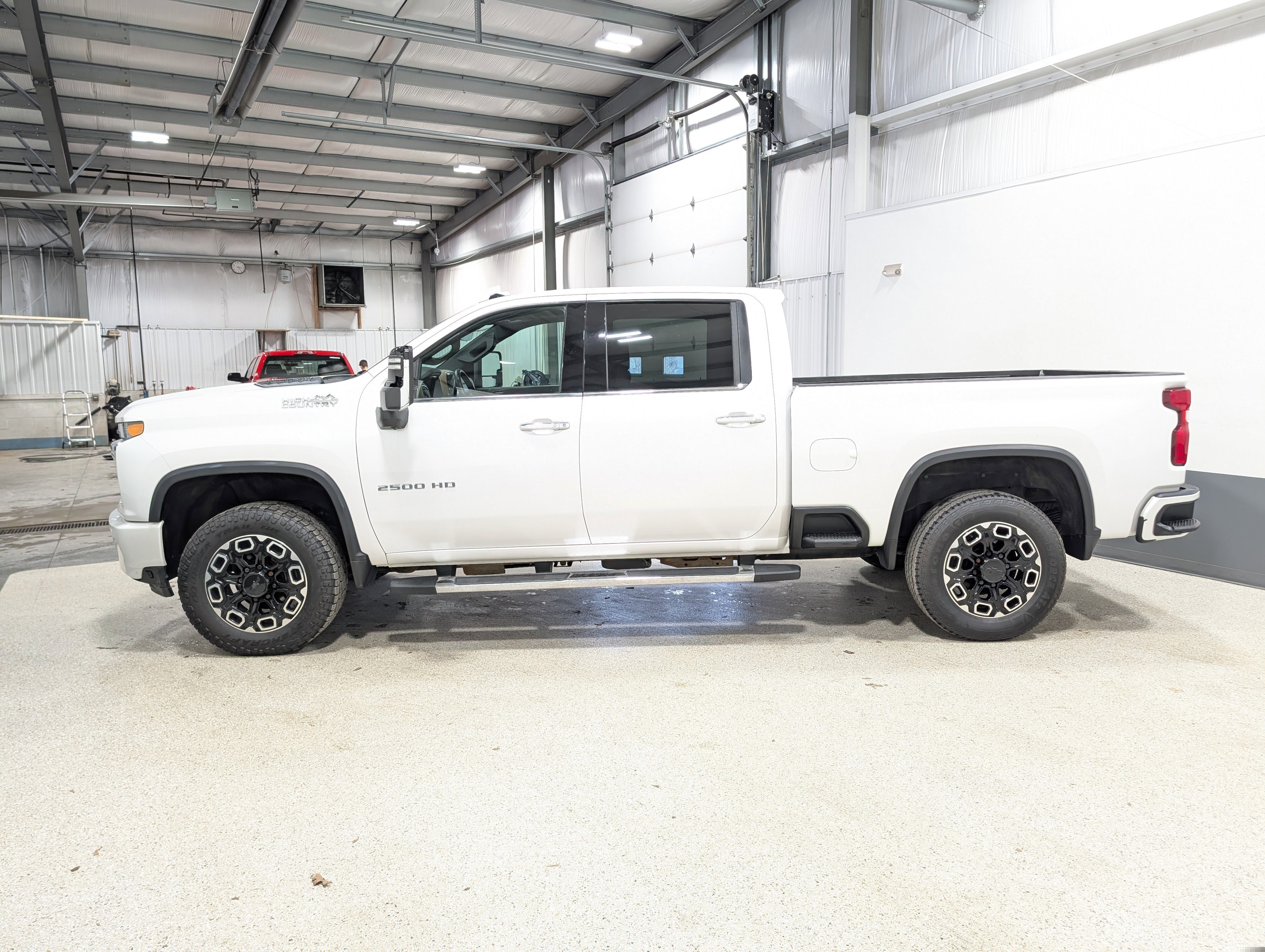 Used 2021 Chevrolet Silverado 2500 High Country w/ Technology Package AWD/4WD image 6