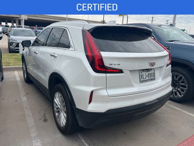 Used 2024 Cadillac XT4 Luxury w/ Cold Weather Package FWD image 4