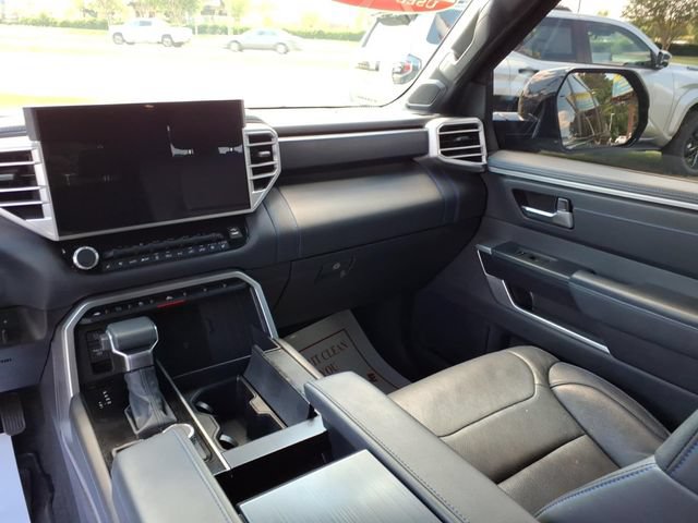 Used 2025 Toyota Sequoia Platinum AWD/4WD image 10