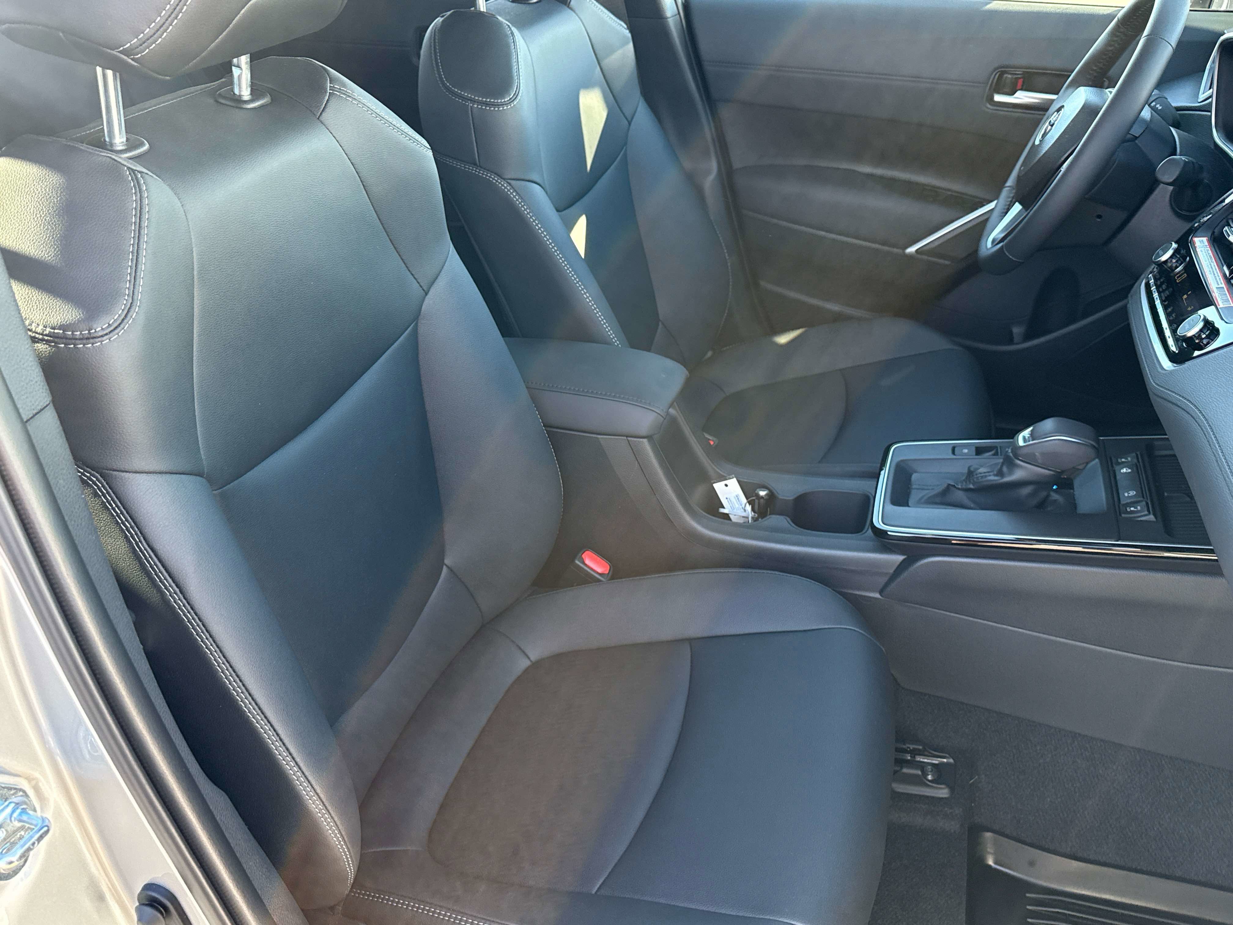 Used 2026 Toyota Corolla Cross XLE w/ Convenience Package image 17