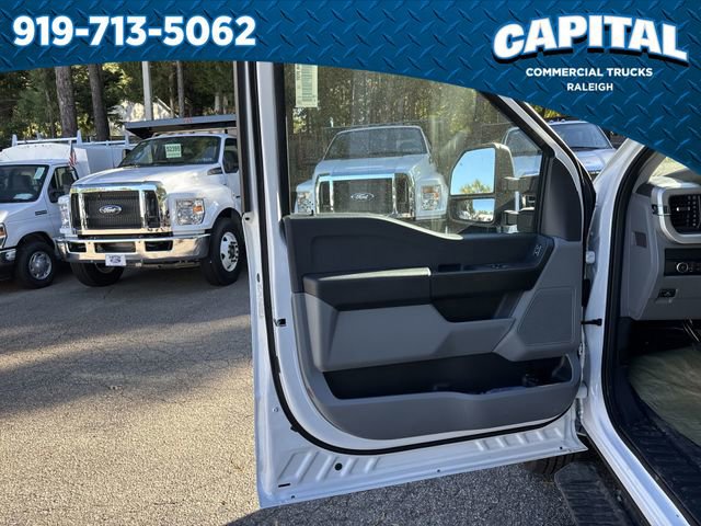 New 2025 Ford F350 XL w/ XL Chrome Package image 19