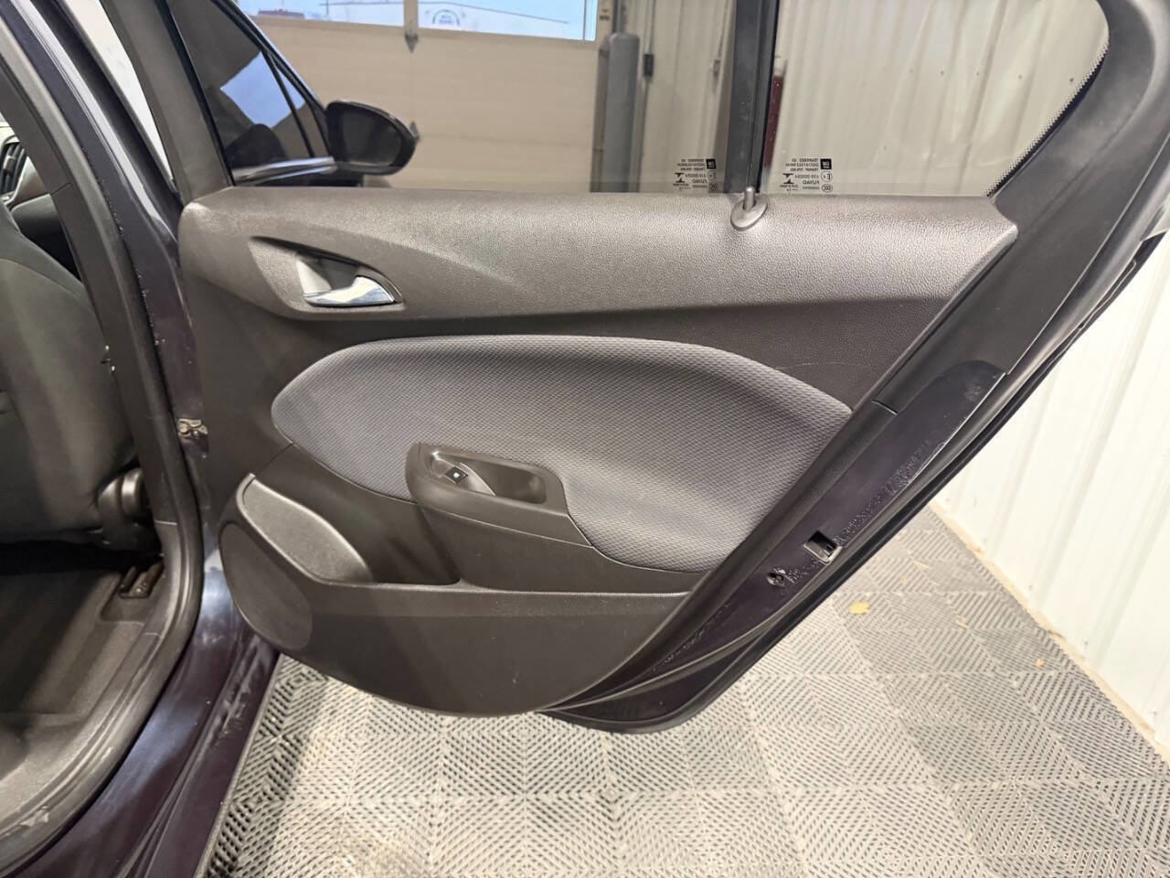 Used 2016 Chevrolet Cruze LT FWD image 19