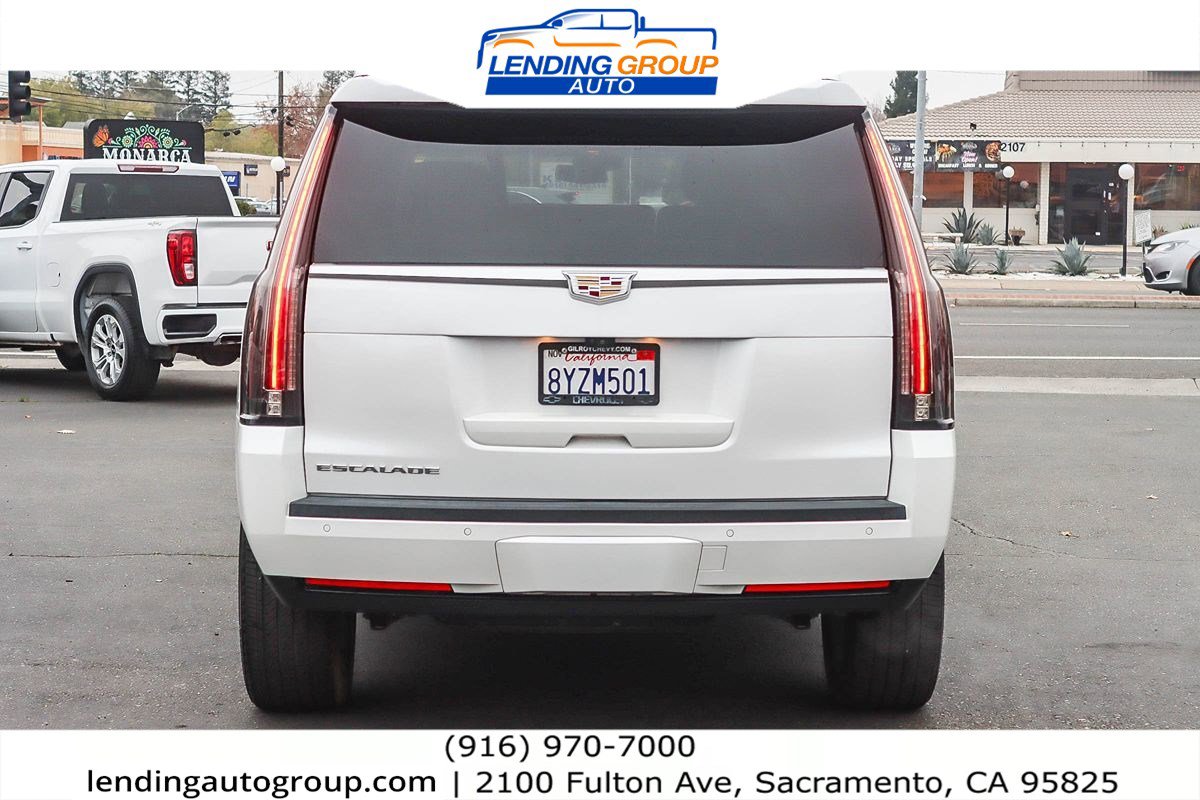 Used 2019 Cadillac Escalade Premium Luxury image 3