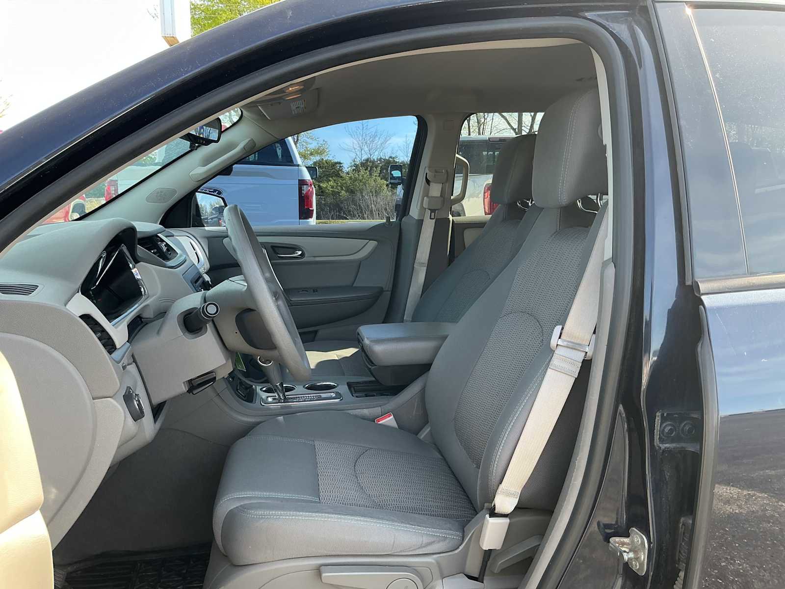 Used 2017 Chevrolet Traverse LS AWD/4WD image 19