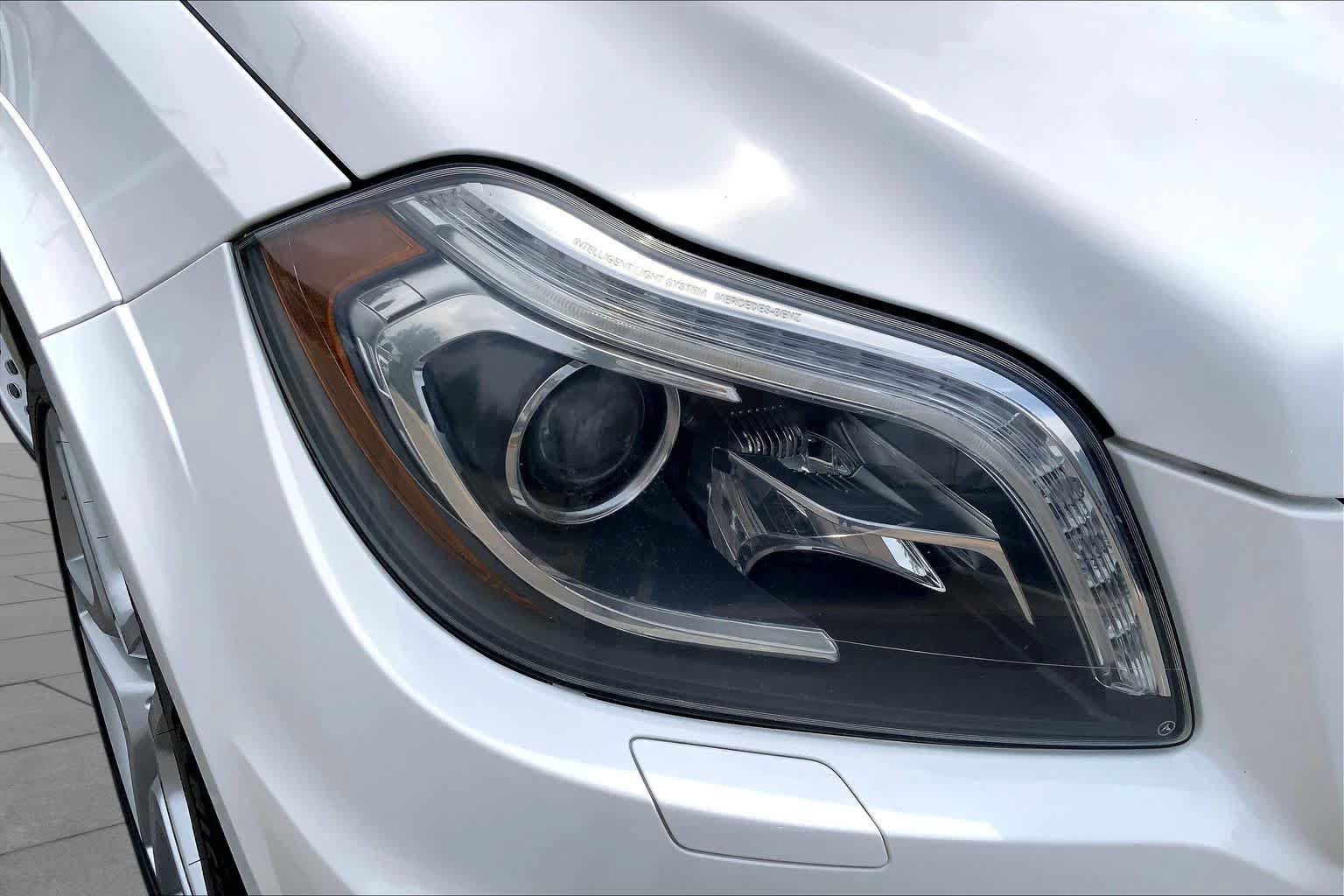 Used 2014 Mercedes-Benz GL 550 4MATIC image 28