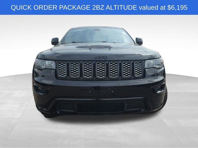 Used 2018 Jeep Grand Cherokee Altitude image 3