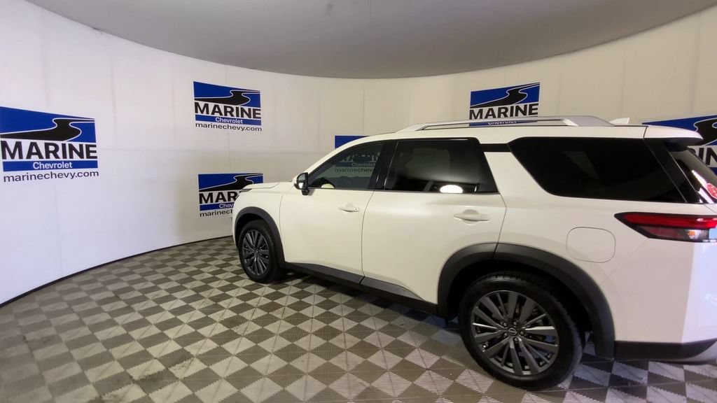 Used 2024 Nissan Pathfinder SL w/ SL Premium Package AWD/4WD image 8