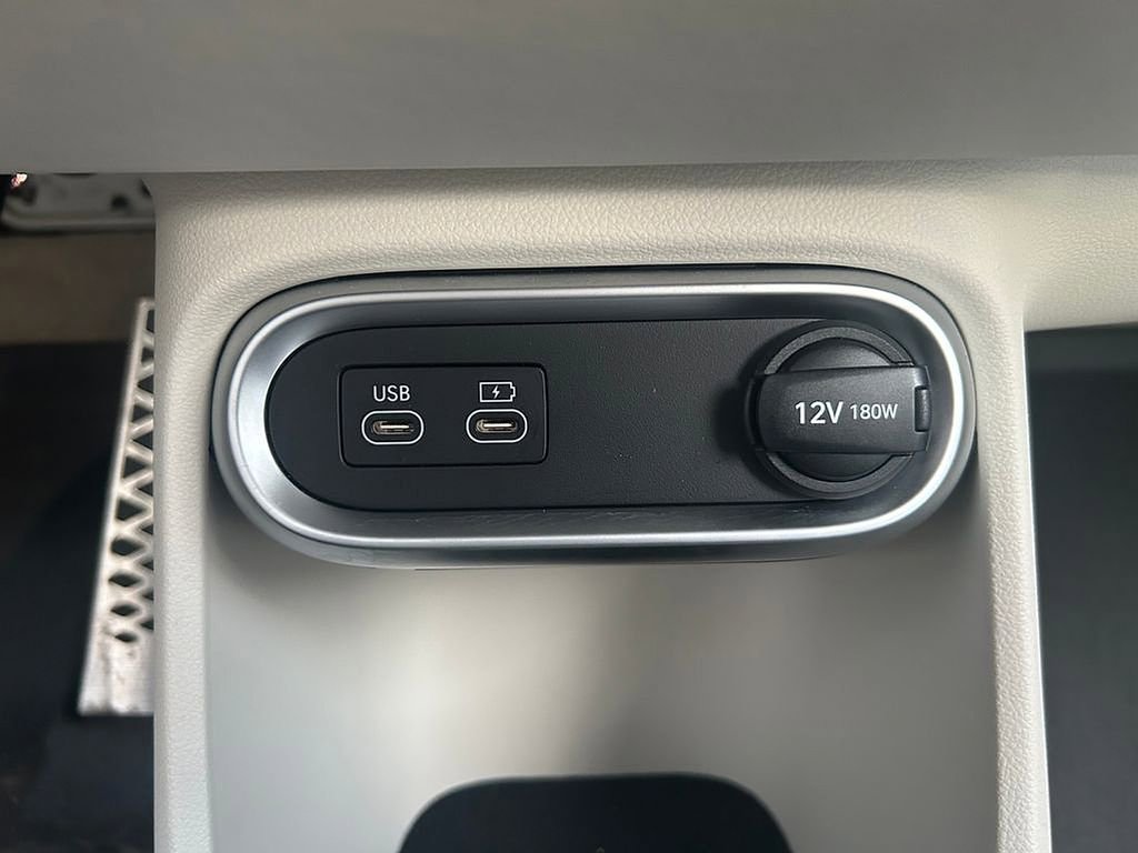 Used 2023 Genesis GV60 Performance image 18