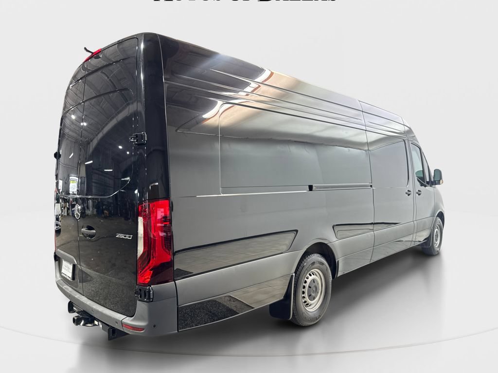 Used 2024 Mercedes-Benz Sprinter 2500 image 5