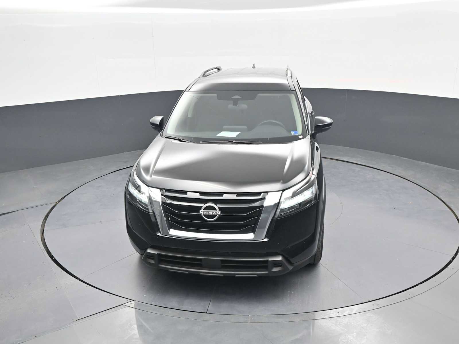 Used 2025 Nissan Pathfinder SV AWD/4WD image 28