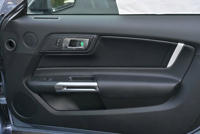 Used 2022 Ford Mustang Shelby GT500 w/ Carbon Fiber Track Pack image 32