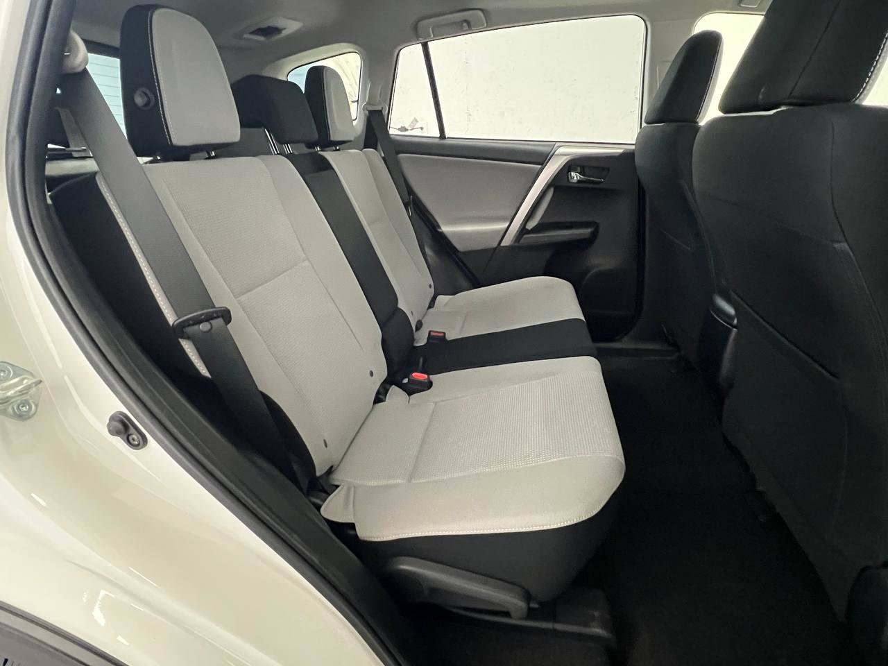 Used 2018 Toyota RAV4 XLE w/ Plus Extra Value Package image 14