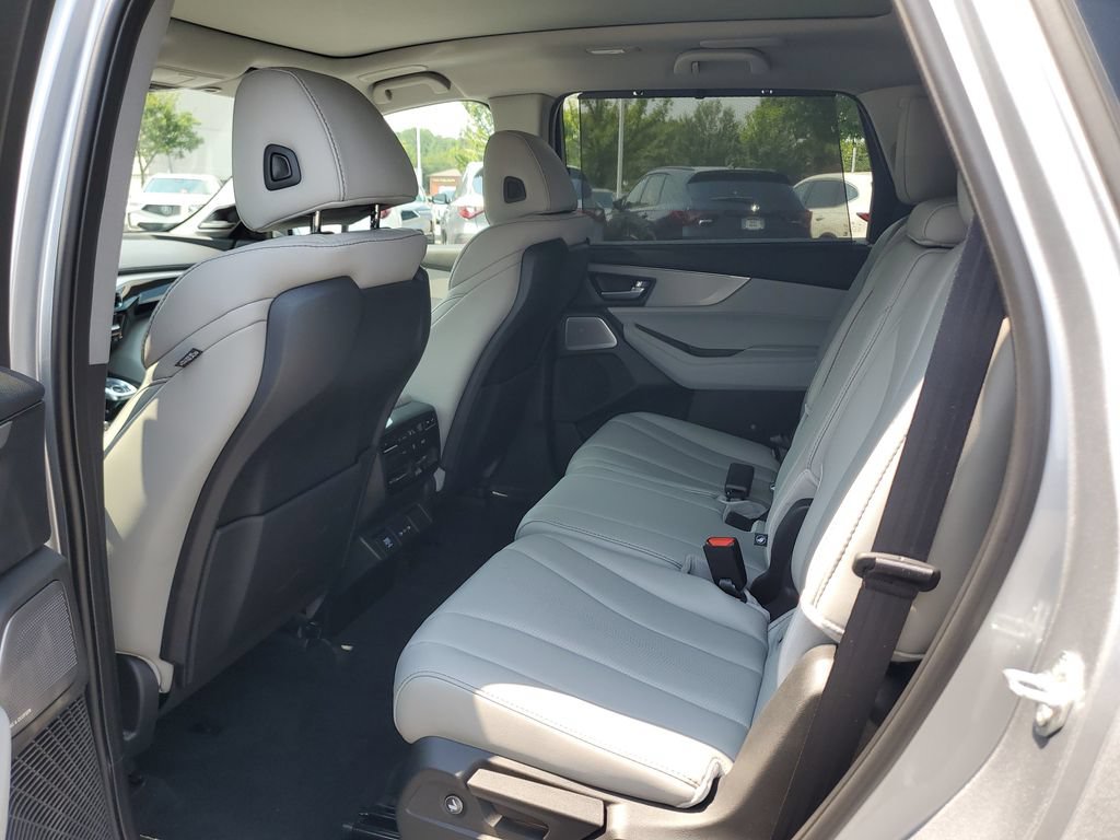 Certified 2026 Acura MDX w/ Technology Package FWD image 13