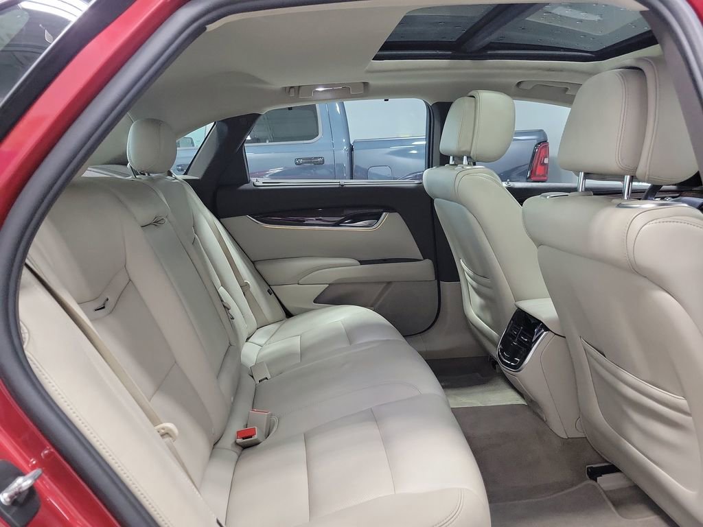 Used 2013 Cadillac XTS Premium image 13