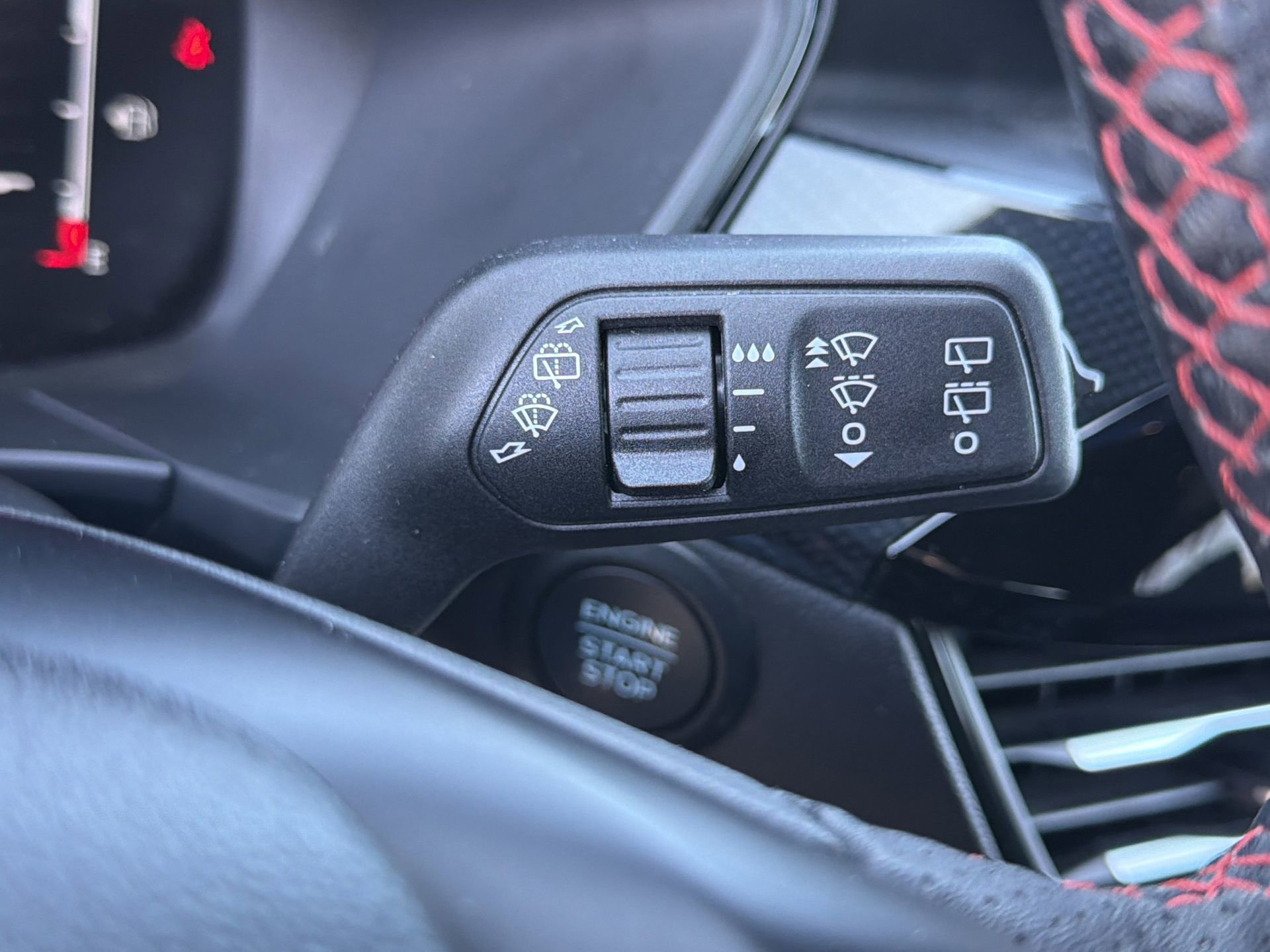 Used 2025 Ford Escape ST-Line w/ Cold Weather Package image 11