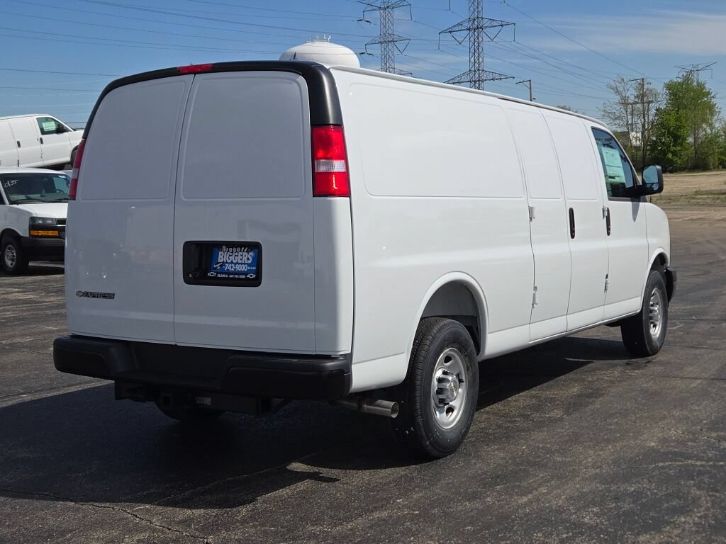 New 2026 Chevrolet Express 2500 Extended w/ Enhanced Convenience Package RWD image 12