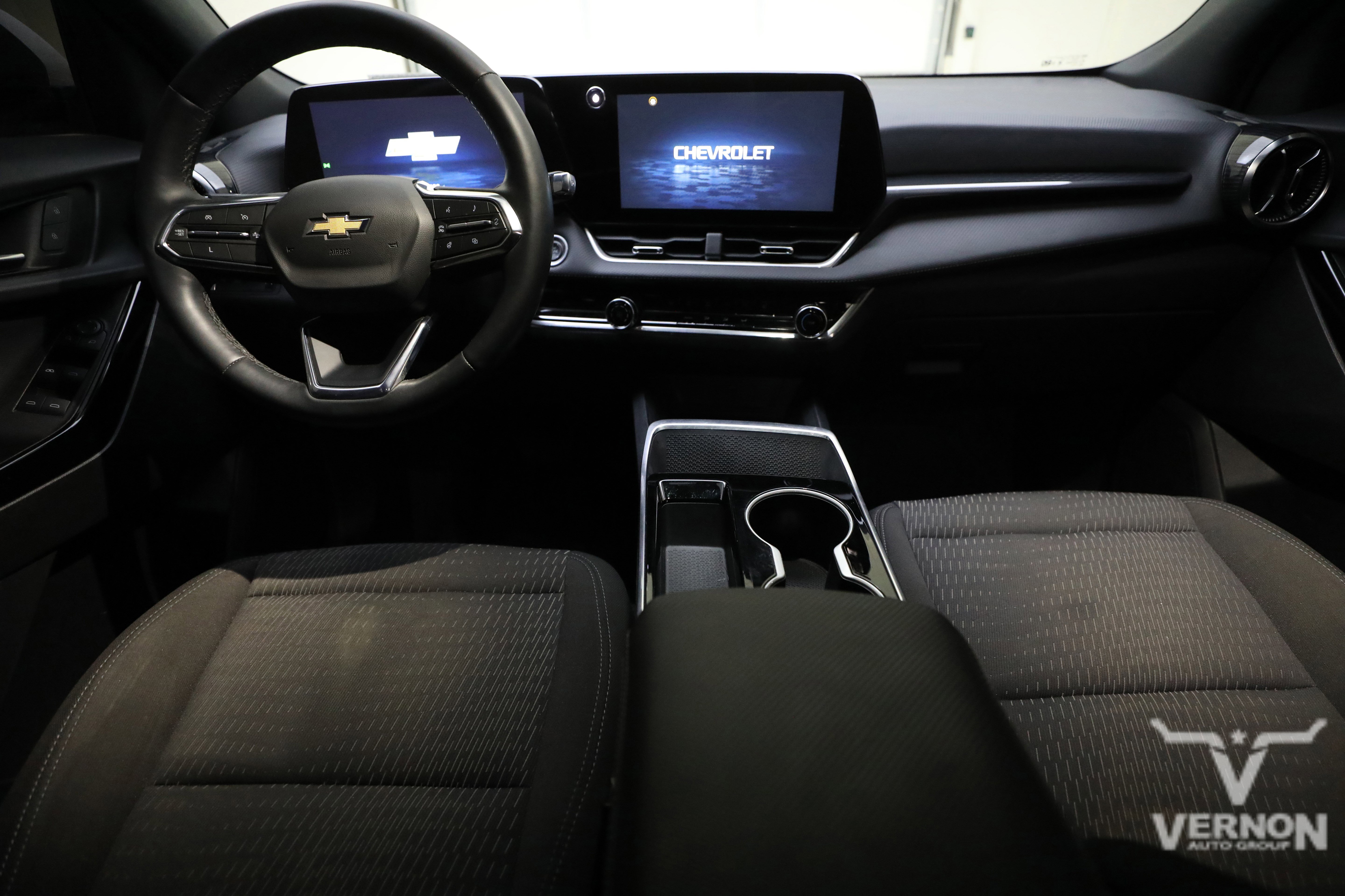 Used 2025 Chevrolet Equinox LT w/ Safety and Technology Package image 13