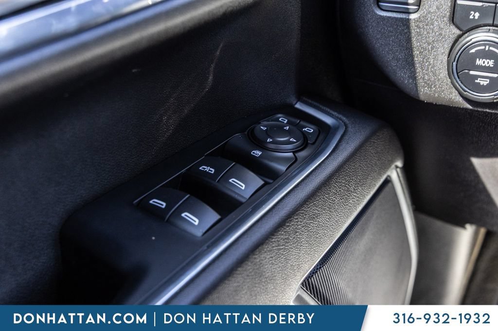 Used 2022 Chevrolet Silverado 1500 LT AWD/4WD image 9