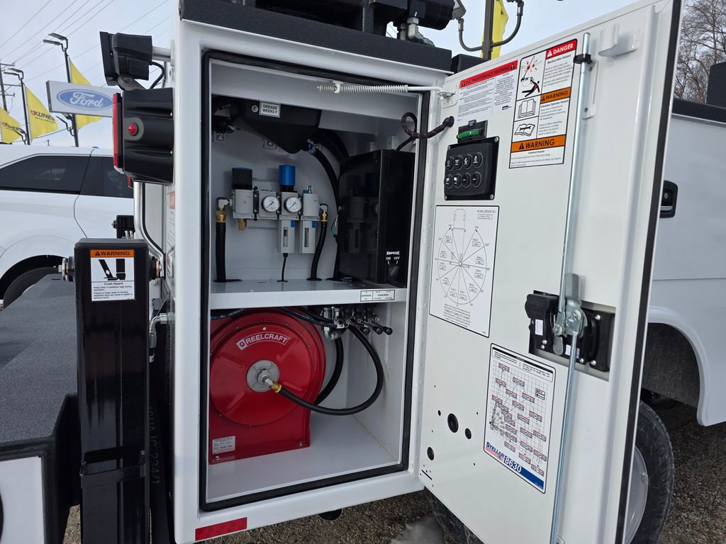 New 2026 Ford F550 4x4 Supercab Super Duty image 34