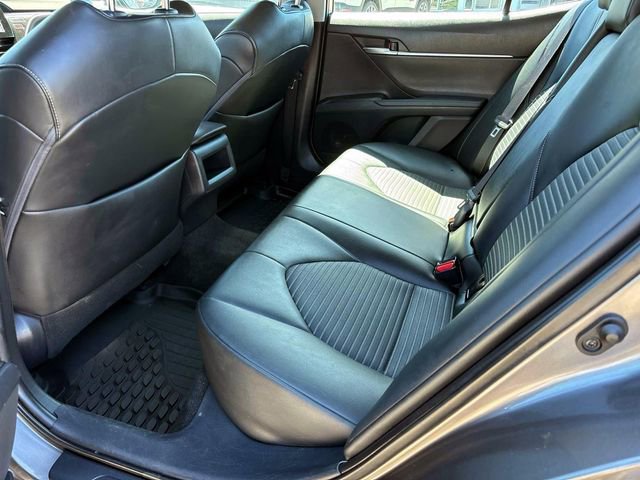 Used 2021 Toyota Camry SE w/ Cold Weather Package FWD image 9