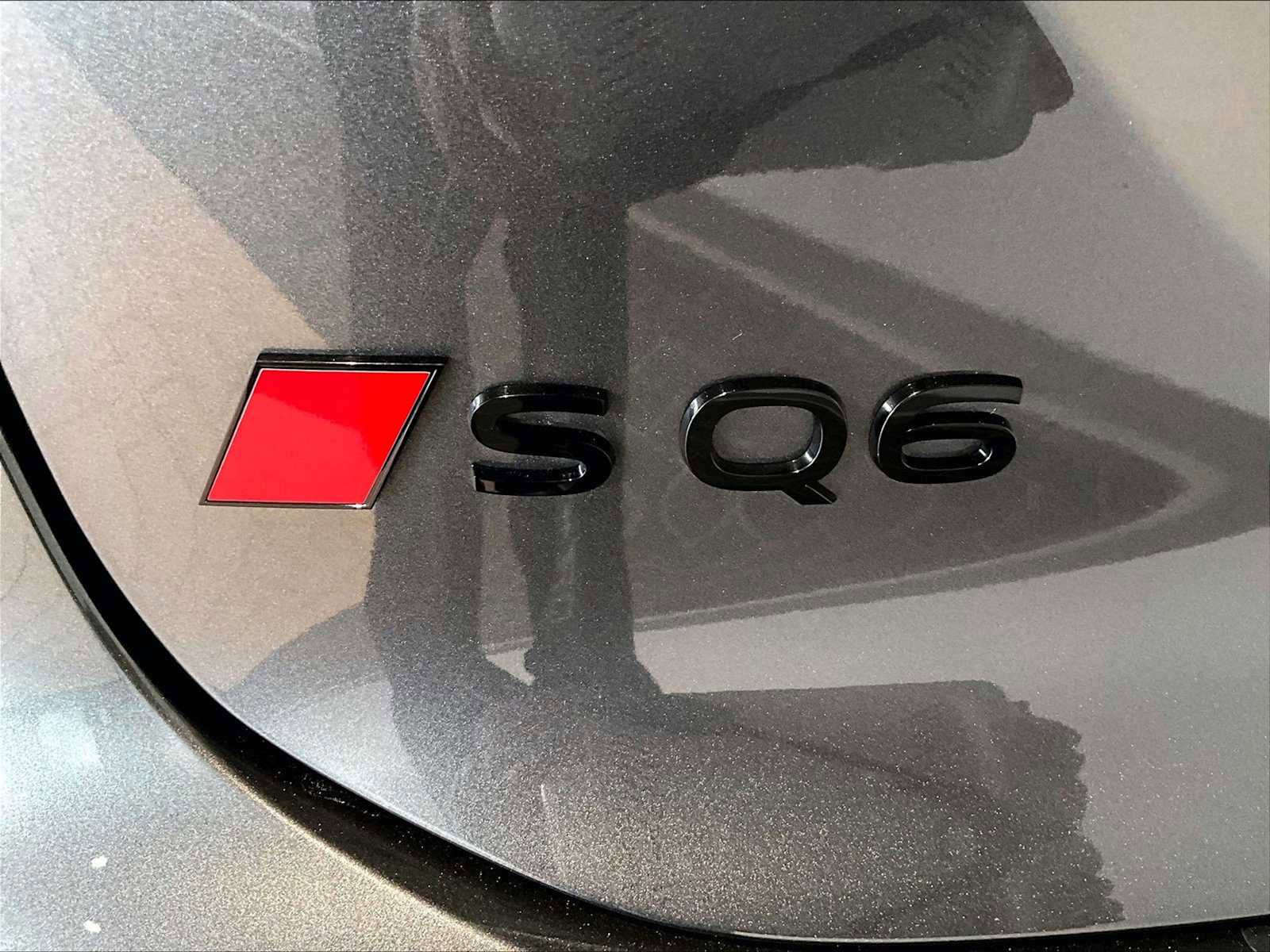 Used 2025 Audi SQ6 e-tron Prestige w/ 21" Black Optic Wheel Package AWD/4WD image 37