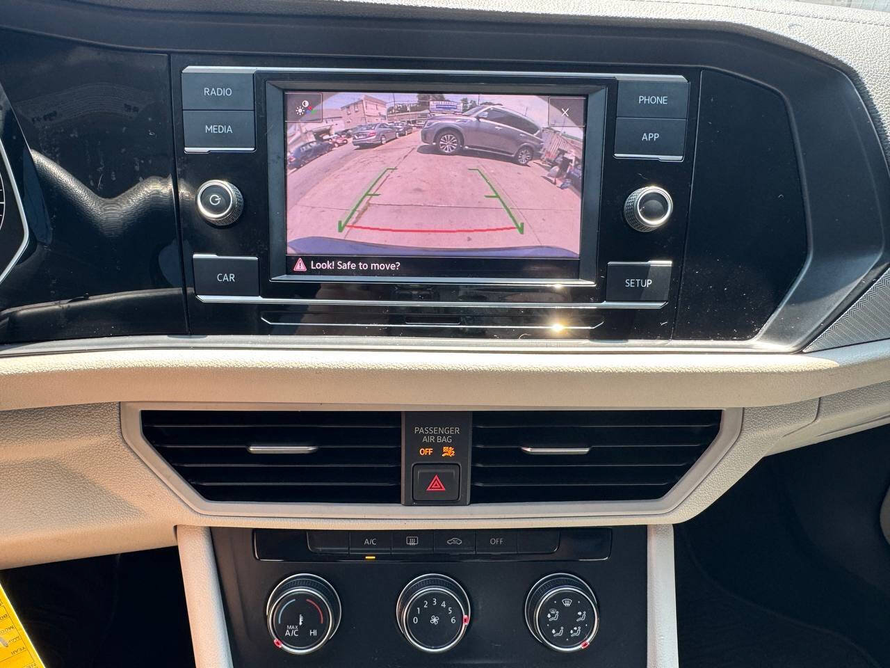 Used 2019 Volkswagen Jetta SE FWD image 12