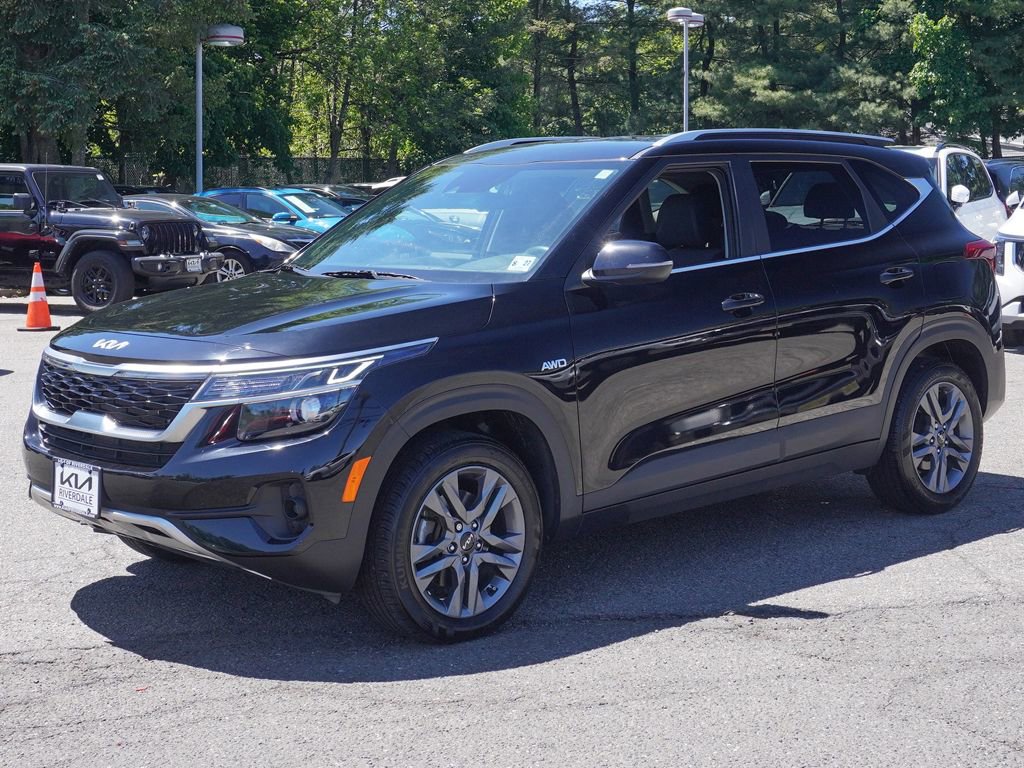 Used 2023 Kia Seltos S AWD/4WD image 8
