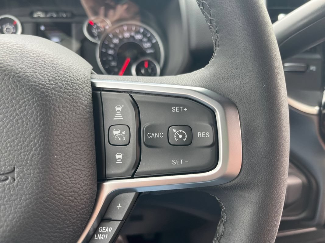 Used 2025 RAM 2500 Big Horn AWD/4WD image 18