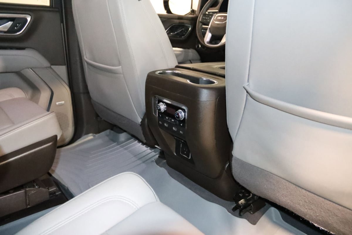 Used 2023 GMC Yukon XL SLT w/ SLT Premium Package AWD/4WD image 82
