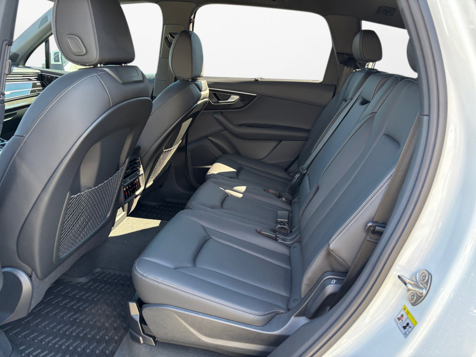 New 2026 Audi Q7 3.0T Premium Plus image 13