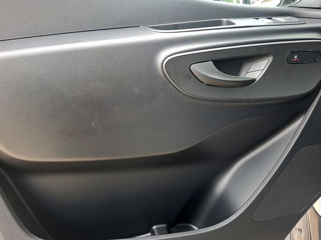 Used 2025 Mercedes-Benz Sprinter 2500 image 13