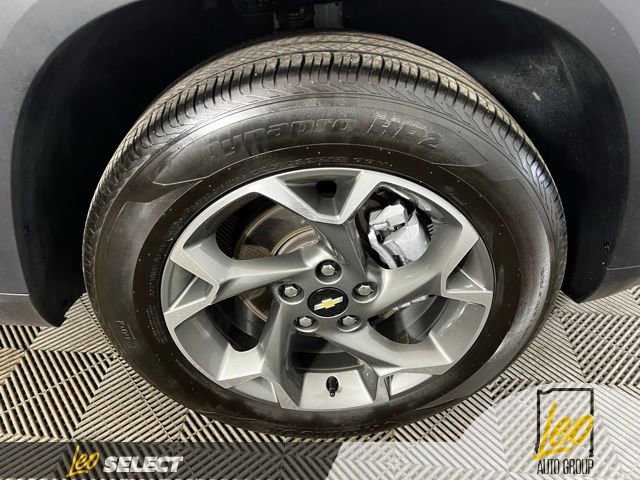 Used 2024 Chevrolet Trax LT w/ Sunroof Package FWD image 19