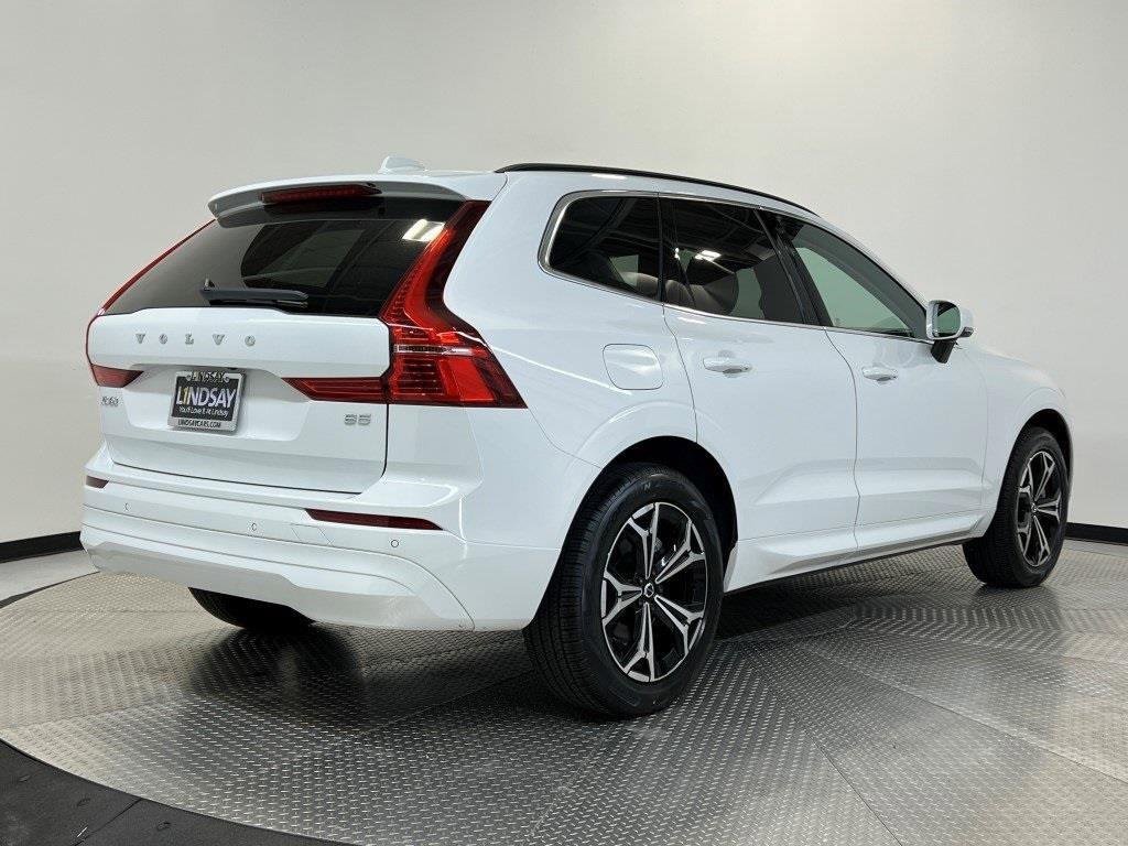 Used 2022 Volvo XC60 B5 Momentum image 7