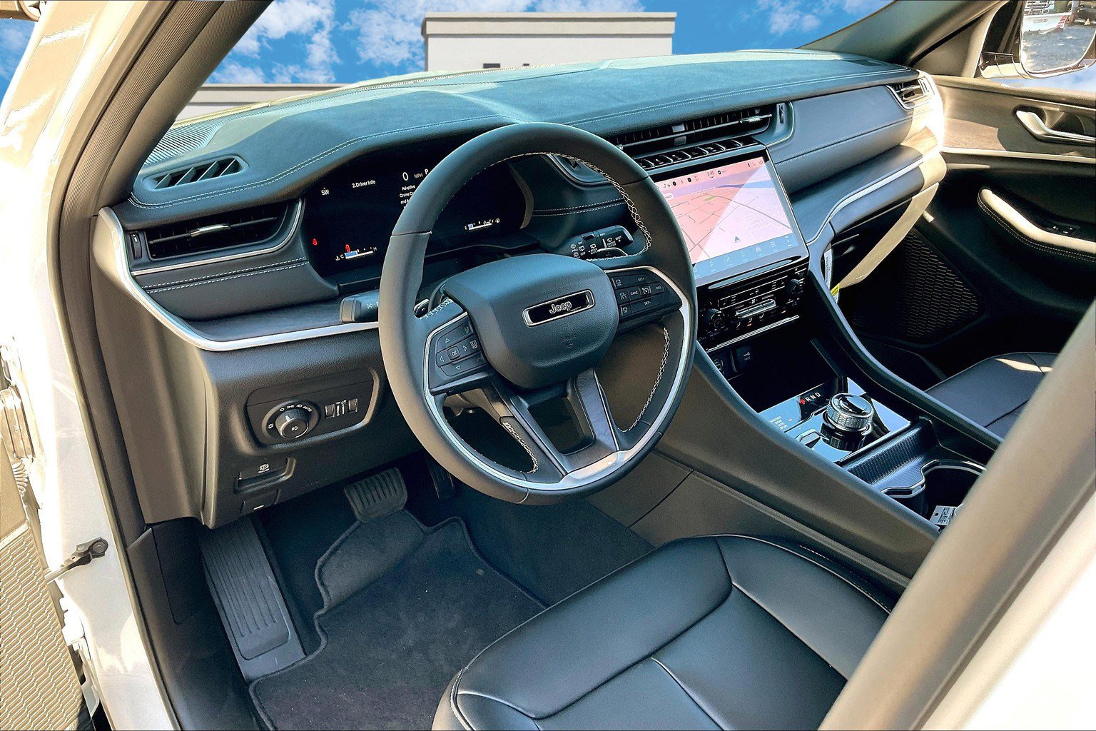 New 2025 Jeep Grand Cherokee Limited image 6