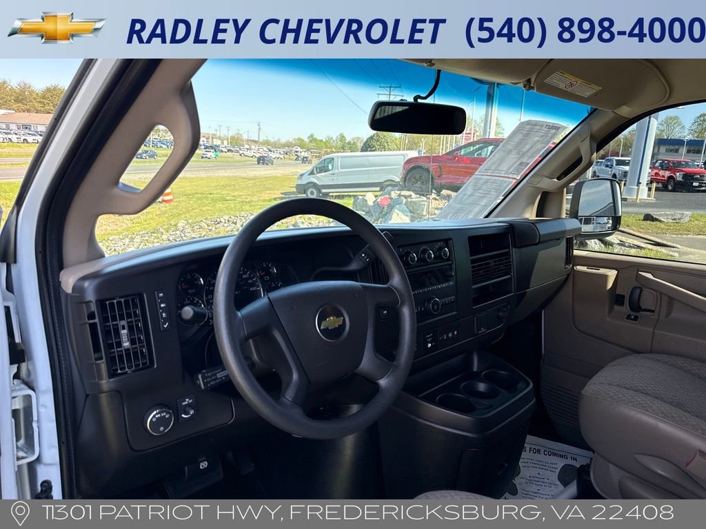 Used 2022 Chevrolet Express 2500 Extended image 4