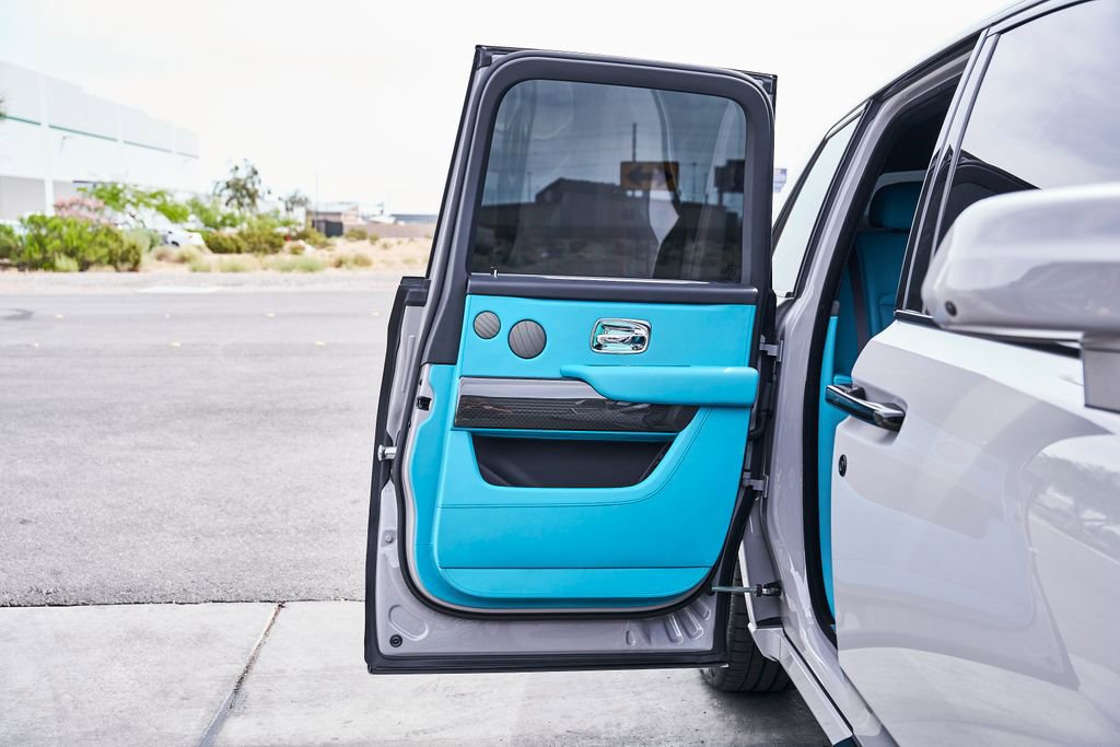 Used 2025 Rolls-Royce Cullinan Black Badge image 25