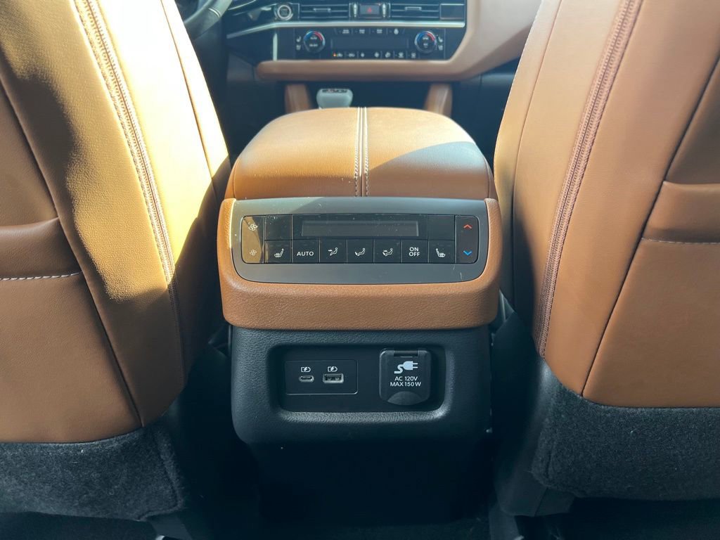 Used 2024 Nissan Pathfinder Platinum w/ Cargo Package image 19