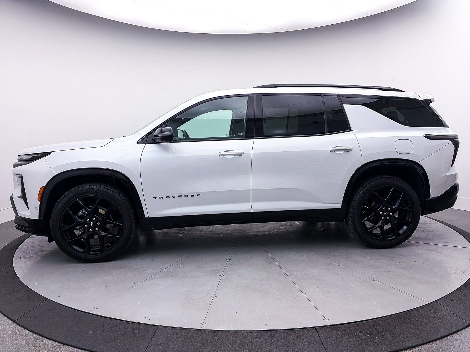 Used 2024 Chevrolet Traverse RS w/ LPO, Floor Liner Package AWD/4WD image 41