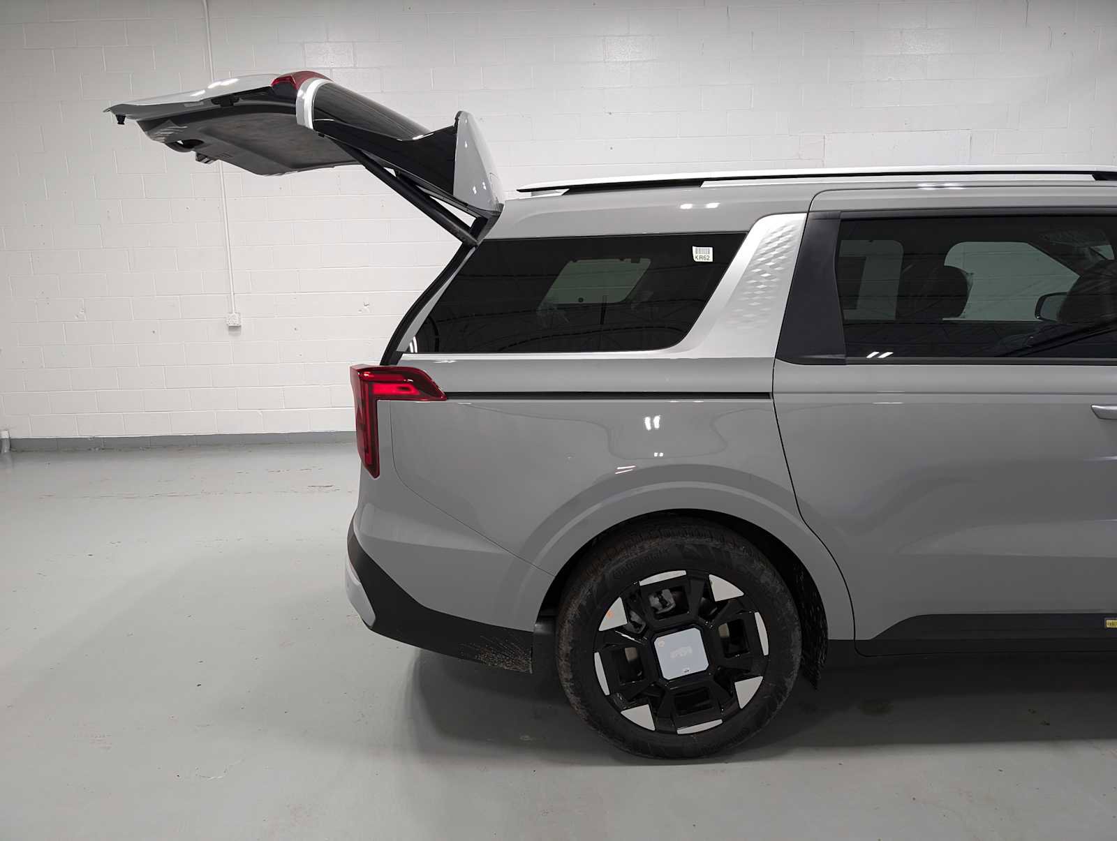 New 2026 Kia Carnival EX image 8