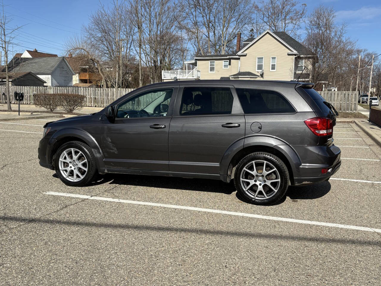 Used 2015 Dodge Journey R/T w/ Flexible Seating Group FWD image 9